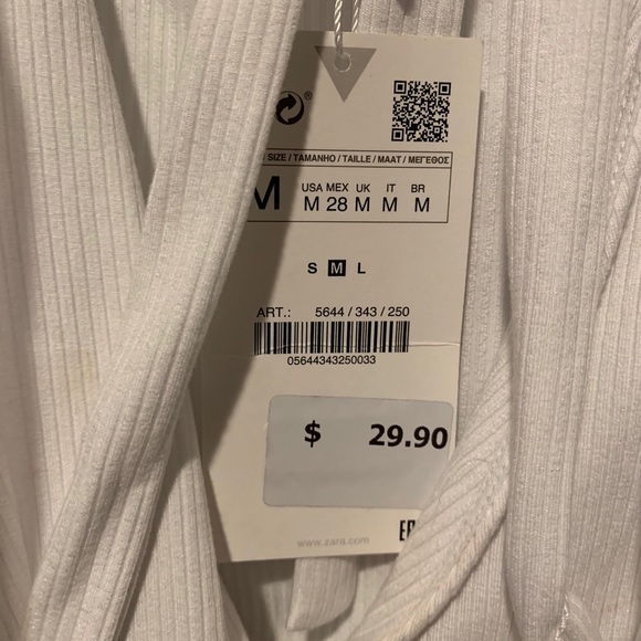 Zara Contrasting White Top with Puffer sleeves - Picture 3 of 4